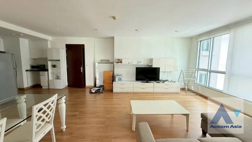 unit 2 Bedrooms  Condominium For Rent in Sukhumvit, Bangkok  near BTS Ekkamai (AA19338)