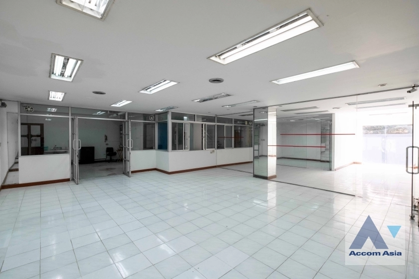  2  Building for rent and sale in Sukhumvit ,Bangkok BTS On Nut AA19346