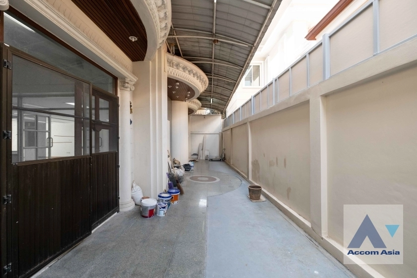 6  Building for rent and sale in Sukhumvit ,Bangkok BTS On Nut AA19346