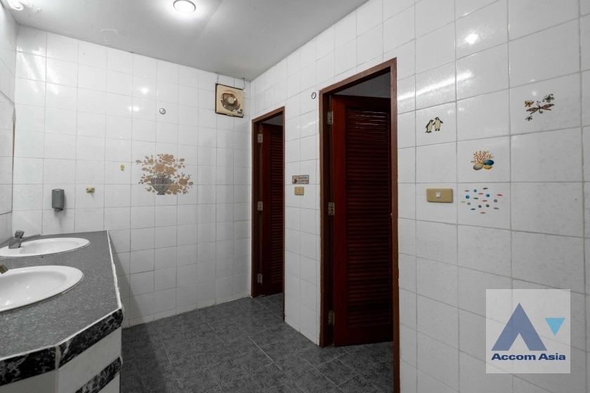 7  Building for rent and sale in Sukhumvit ,Bangkok BTS On Nut AA19346