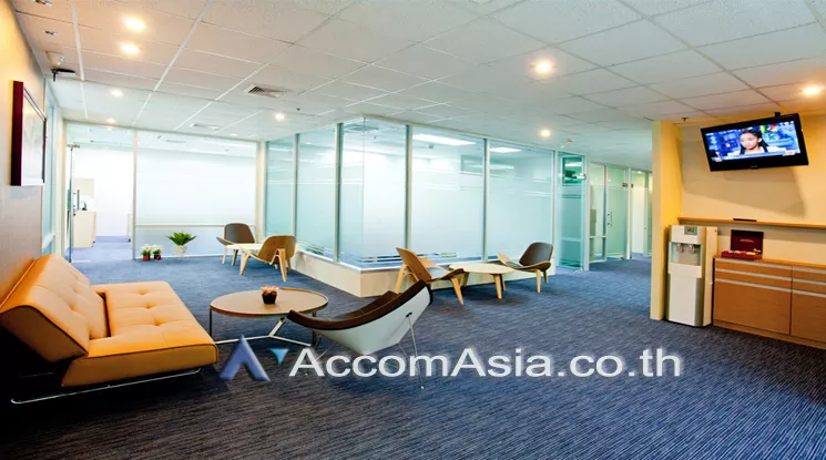unit Studio  Office space For Rent in Ploenchit, Bangkok  near BTS Chitlom (AA19353)