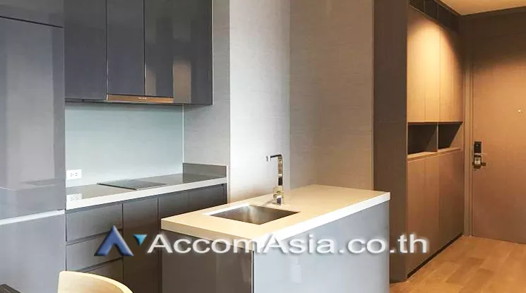  2 Bedrooms  Condominium For Rent in Silom, Bangkok  near BTS Surasak (AA19376)