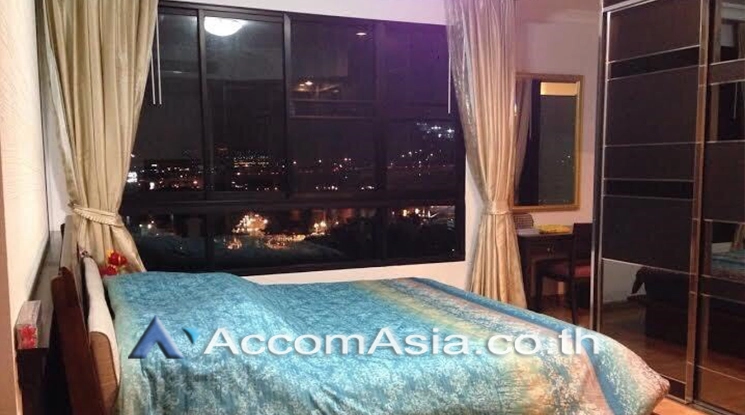 unit 3 Bedrooms  Condominium For Sale in Rama 3, Bangkok  near BRT Rama III Bridge (AA19385)