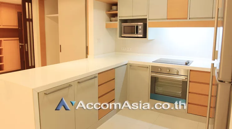 unit 2 Bedrooms  Apartment For Rent in Sukhumvit, Bangkok  near BTS Ekkamai (AA19391)