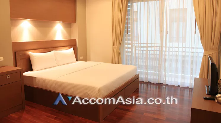 unit 2 Bedrooms  Apartment For Rent in Sukhumvit, Bangkok  near BTS Ekkamai (AA19391)
