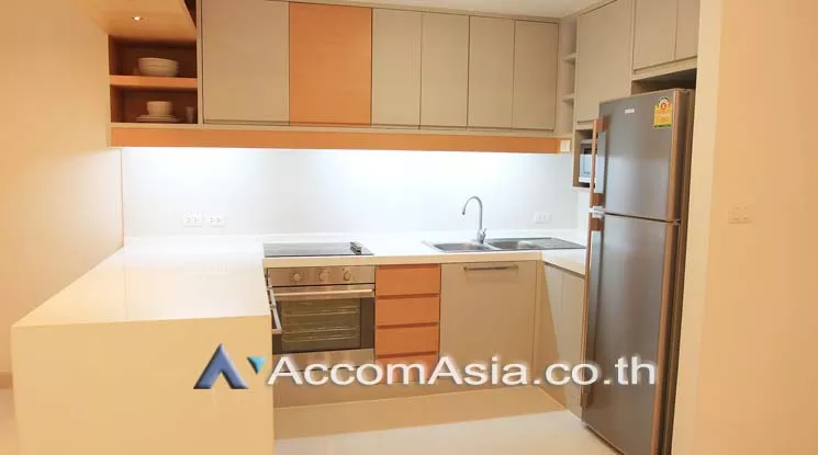  2 Bedrooms  Apartment For Rent in Sukhumvit, Bangkok  near BTS Ekkamai (AA19392)