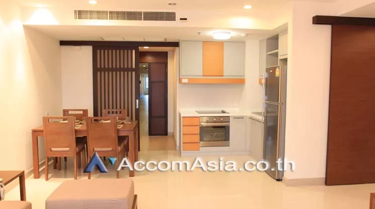 unit 2 Bedrooms  Apartment For Rent in Sukhumvit, Bangkok  near BTS Ekkamai (AA19394)