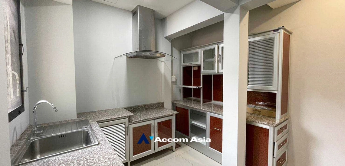 5  4 br House for rent and sale in Sathorn ,Bangkok BTS Chong Nonsi AA19397