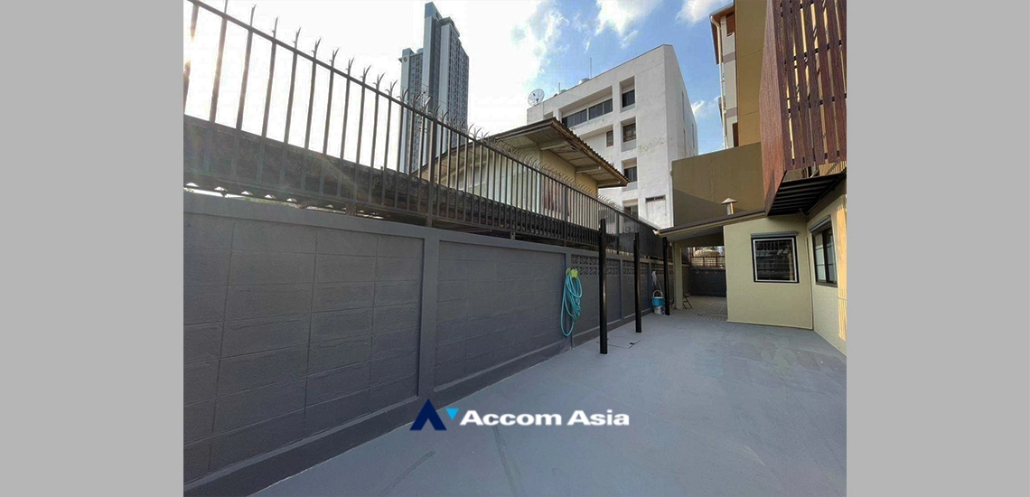 14  4 br House for rent and sale in Sathorn ,Bangkok BTS Chong Nonsi AA19397