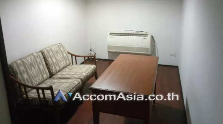 7  3 br Apartment For Rent in Phaholyothin ,Bangkok BTS Ari at Homely Atmosphere - Low Rise AA19409