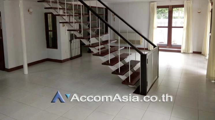 7  2 br House for rent and sale in Phaholyothin ,Bangkok BTS Ari AA19426