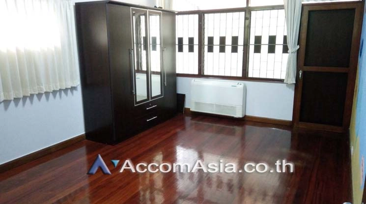 8  2 br House for rent and sale in Phaholyothin ,Bangkok BTS Ari AA19426