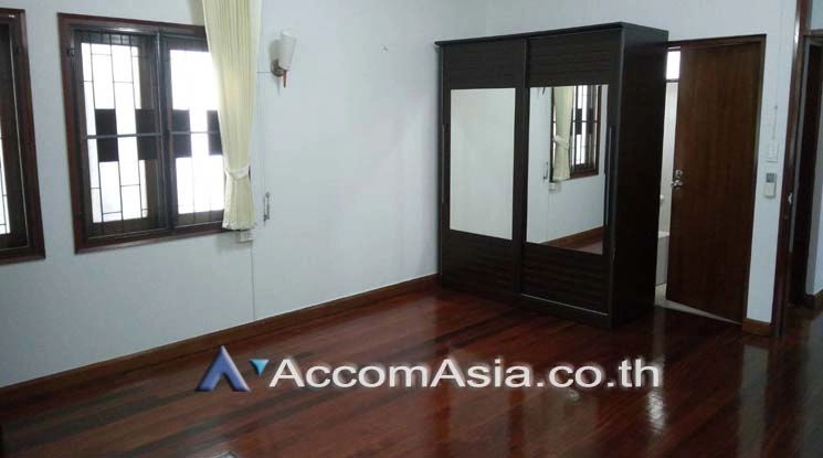 9  2 br House for rent and sale in Phaholyothin ,Bangkok BTS Ari AA19426