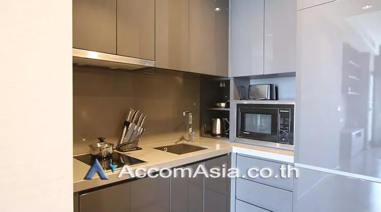 unit 1 Bedroom  Condominium For Rent & Sale in Silom, Bangkok  near BTS Surasak (AA19437)