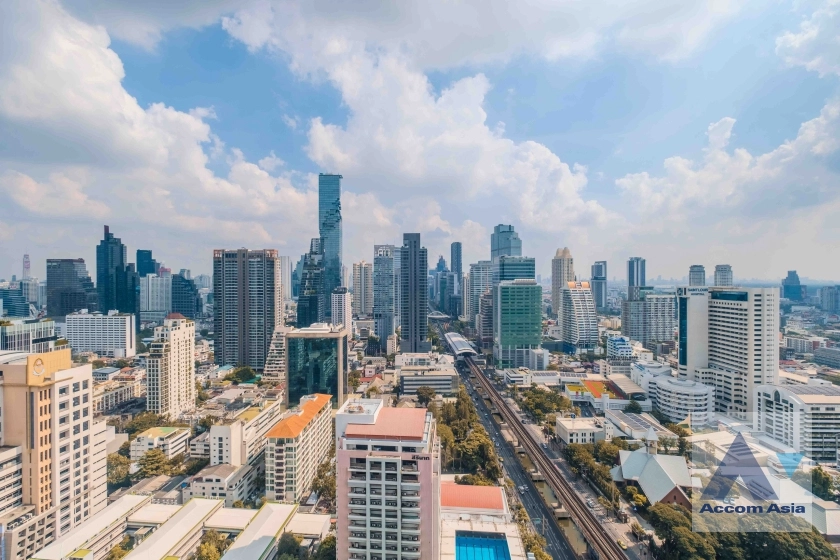 19  3 br Condominium For Sale in Silom ,Bangkok BTS Surasak at The Diplomat Sathorn AA19439