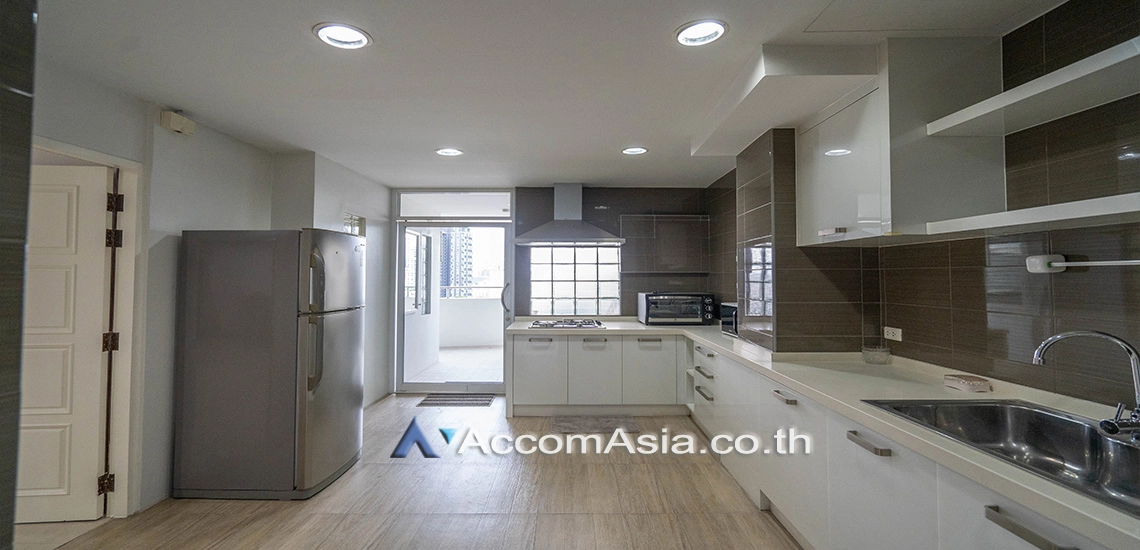 unitPet friendly |  3 Bedrooms  Condominium For Rent in Sukhumvit, Bangkok  near BTS Thong Lo (AA19455)