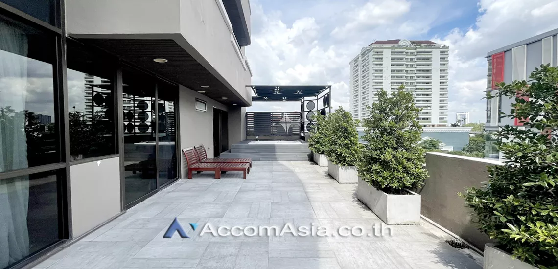 Big Balcony, Penthouse |  2 Bedrooms  Apartment For Rent in Sukhumvit, Bangkok  near BTS Ekkamai (AA19462)