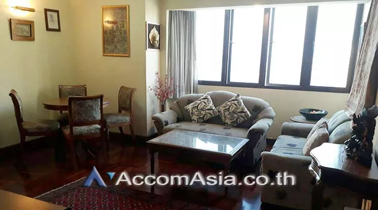 Omni Tower Condominium  2 Bedroom for Sale BTS Nana in Sukhumvit Bangkok