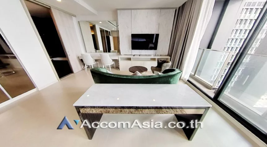 Duplex Condo |  3 Bedrooms  Condominium For Rent in Ploenchit, Bangkok  near BTS Ploenchit (AA19511)