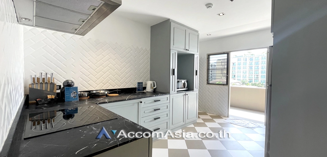 unit 2 Bedrooms  Apartment For Rent & Sale in Sukhumvit, Bangkok  near BTS Ekkamai (AA19519)