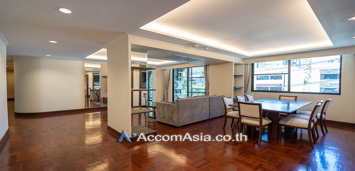  3 Bedrooms  Apartment For Rent in Ploenchit, Bangkok  near BTS Ploenchit (AA19521)