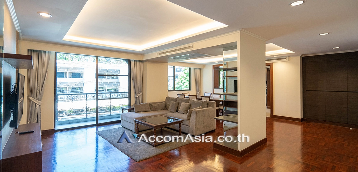 3 Bedrooms  Apartment For Rent in Ploenchit, Bangkok  near BTS Ploenchit (AA19521)