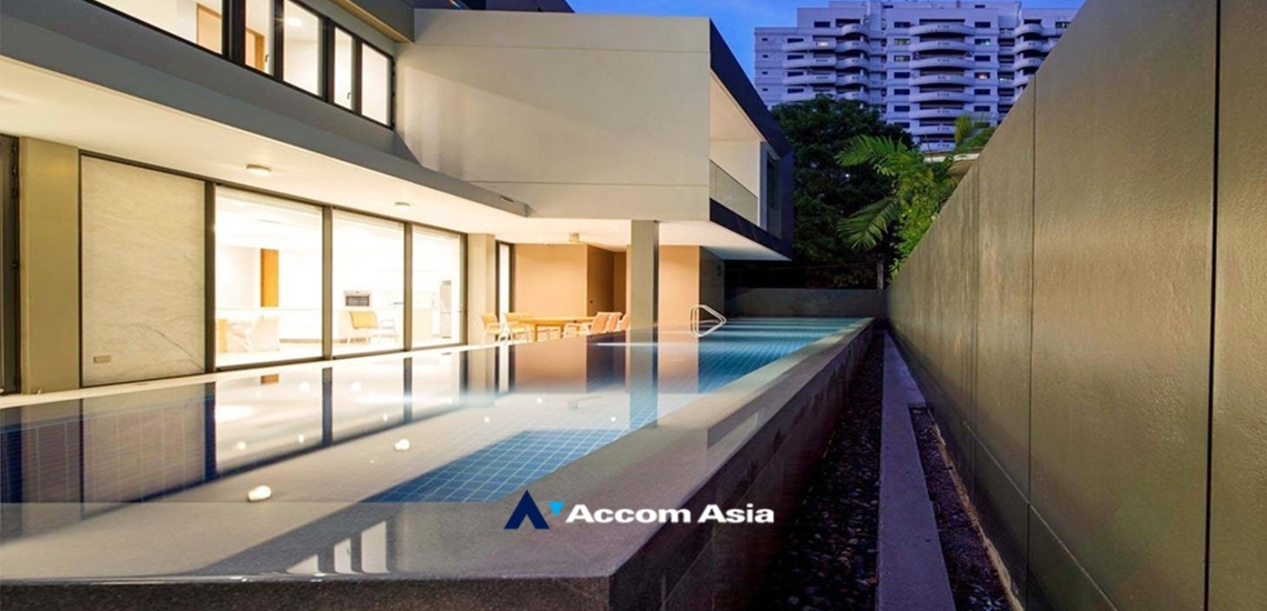 Private Swimming Pool |  4 Bedrooms  House For Rent & Sale in Sukhumvit, Bangkok  near BTS Ekkamai (AA19536)