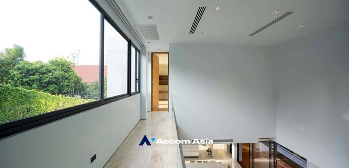 7  4 br House for rent and sale in Sukhumvit ,Bangkok BTS Ekkamai AA19536