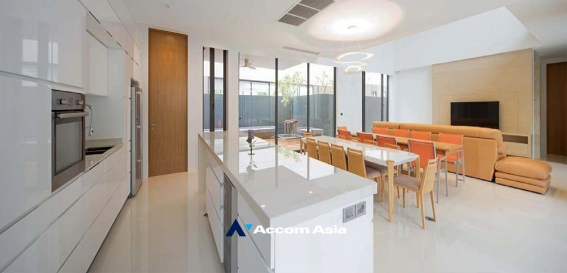 4  4 br House for rent and sale in Sukhumvit ,Bangkok BTS Ekkamai AA19536