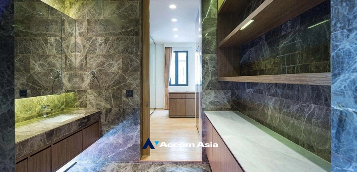 13  4 br House for rent and sale in Sukhumvit ,Bangkok BTS Ekkamai AA19536