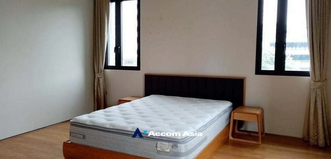 8  4 br House for rent and sale in Sukhumvit ,Bangkok BTS Ekkamai AA19536