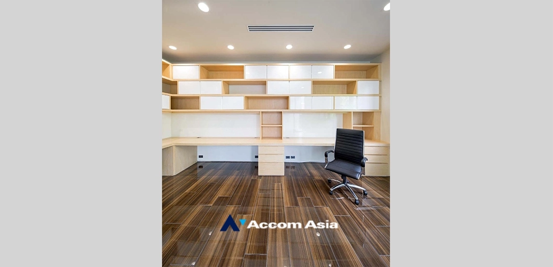 10  4 br House for rent and sale in Sukhumvit ,Bangkok BTS Ekkamai AA19536