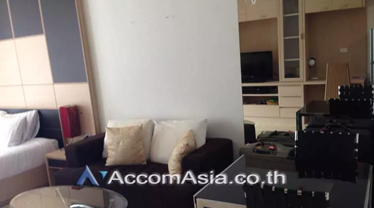 unit 1 Bedroom  Condominium For Rent & Sale in Ploenchit, Bangkok  near BTS Ratchadamri (AA19537)