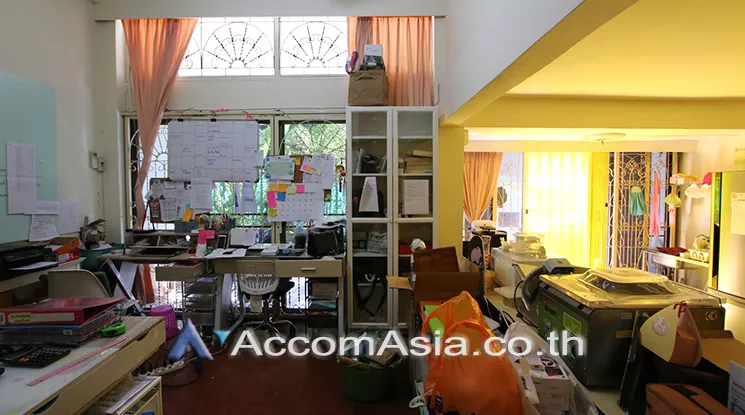 6  5 br House for rent and sale in sukhumvit ,Bangkok BTS Ekkamai AA19558