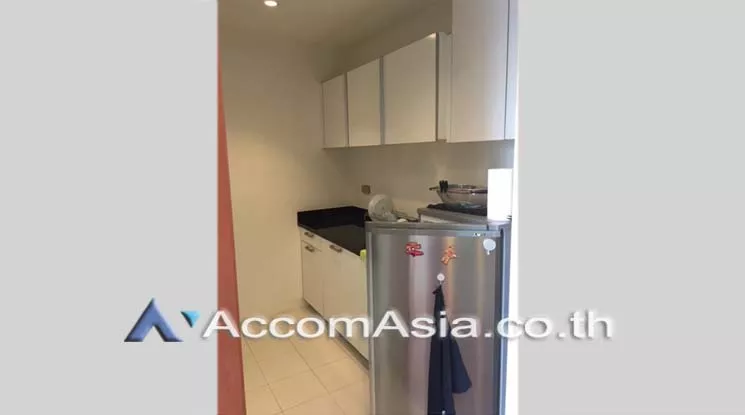unit 2 Bedrooms  Condominium For Sale in Ploenchit, Bangkok  near BTS Ratchadamri (AA19560)