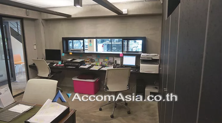 Home Office |  2 Bedrooms  House For Sale in Ratchadapisek, Bangkok  (AA19568)