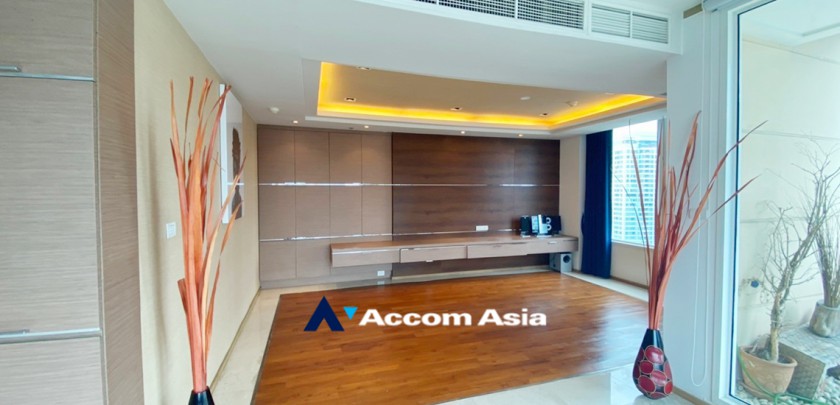  2 Bedrooms  Condominium For Rent in Sathorn, Bangkok  near BTS Chong Nonsi - BRT Sathorn (AA19577)
