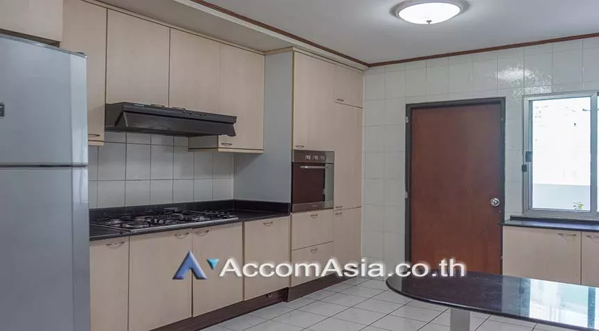 unit 4 Bedrooms  Apartment For Rent in Sukhumvit, Bangkok  near BTS Asok - MRT Sukhumvit (AA19603)