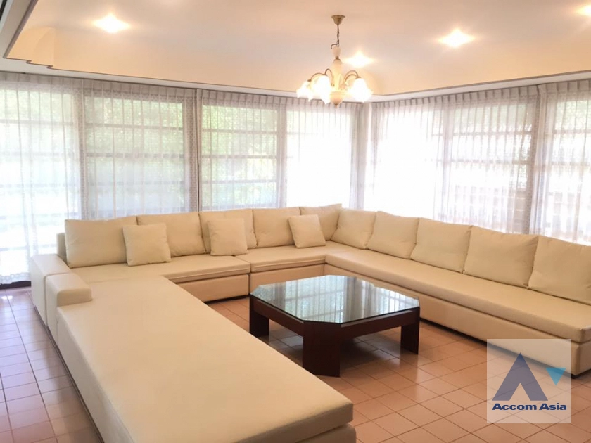 4  4 br House for rent and sale in Sukhumvit ,Bangkok BTS Phra khanong AA19628