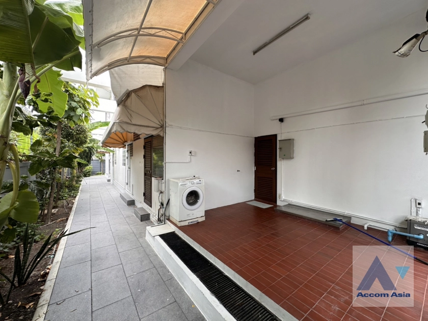 17  4 br House for rent and sale in Sukhumvit ,Bangkok BTS Phra khanong AA19628