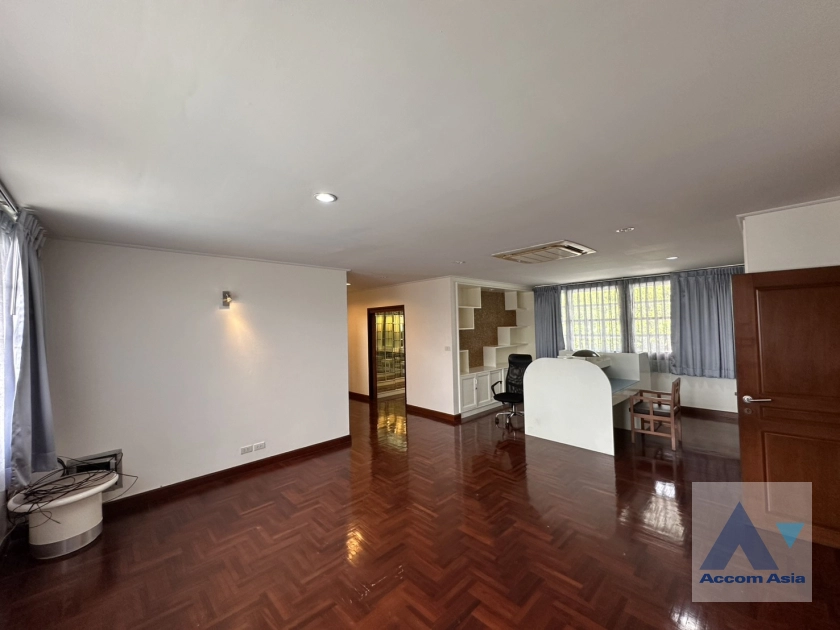 15  4 br House for rent and sale in Sukhumvit ,Bangkok BTS Phra khanong AA19628