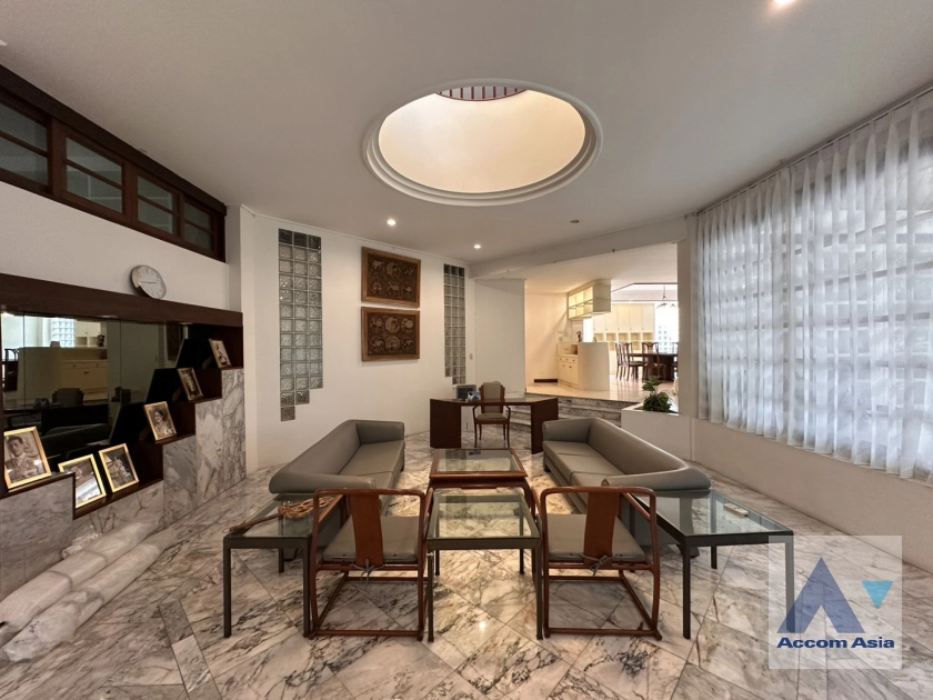  1  4 br House for rent and sale in Sukhumvit ,Bangkok BTS Phra khanong AA19628