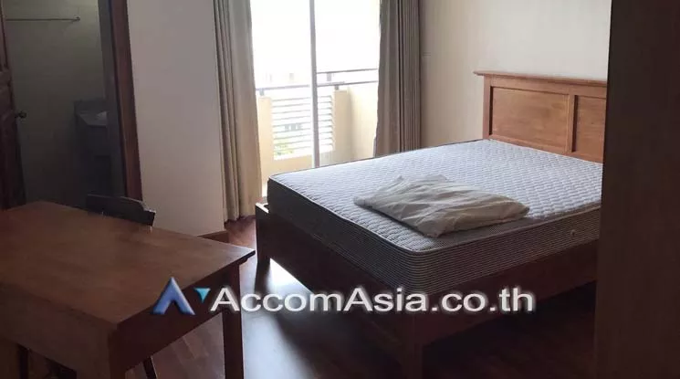 unit 3 Bedrooms  Apartment For Rent in Ploenchit, Bangkok  near BTS Ploenchit (AA19647)