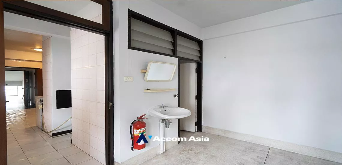 5  2 br Apartment For Rent in Sukhumvit ,Bangkok BTS Nana - MRT Sukhumvit at The classic traditional AA19649