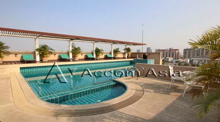 unit 3 Bedrooms  Apartment For Rent in Sukhumvit, Bangkok  near BTS Phra khanong (AA19657)