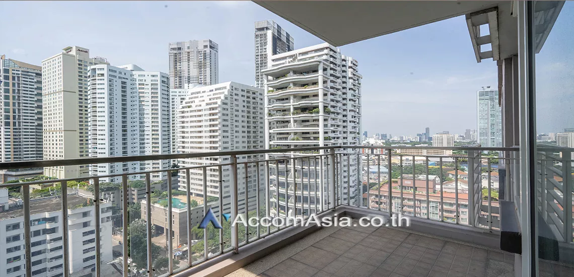  3 Bedrooms  Condominium For Rent in Sukhumvit, Bangkok  near BTS Phrom Phong (AA19661)