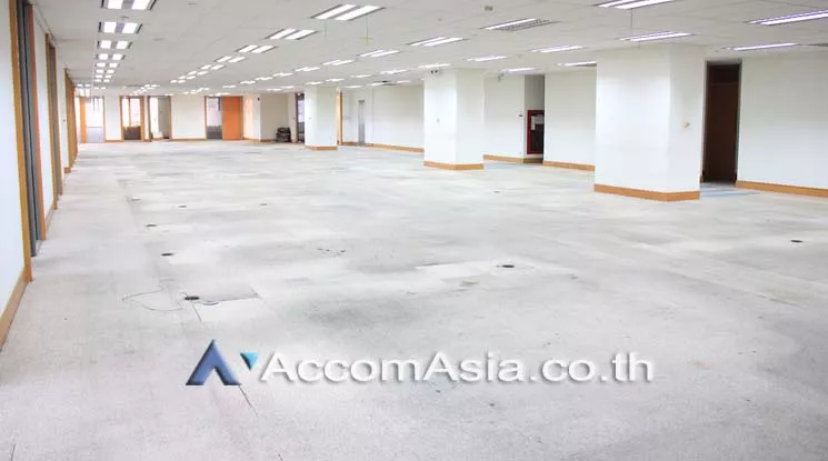  2  Office Space For Rent in Silom ,Bangkok MRT Lumphini at Smooth Life Tower AA19664