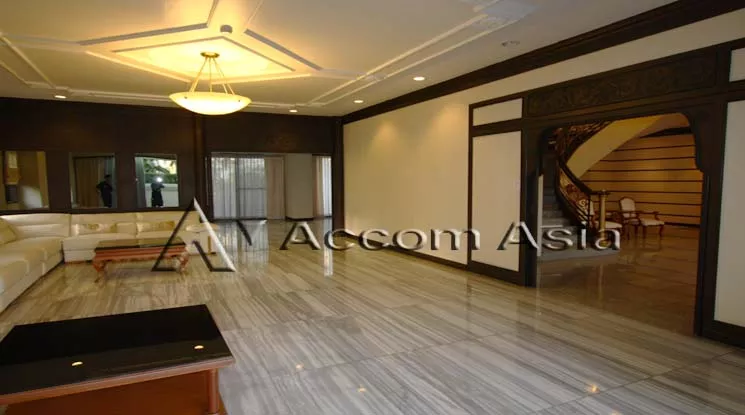 4  4 br Apartment For Rent in Sukhumvit ,Bangkok BTS Phrom Phong at Pet friendly - High rise Apartment 1029301