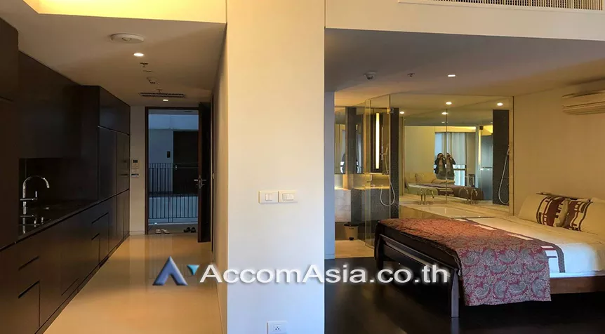 unit 1 Bedroom  Condominium For Rent in Ploenchit, Bangkok  near BTS Ratchadamri (AA19675)