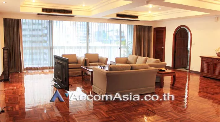  3 Bedrooms  Apartment For Rent in Sukhumvit, Bangkok  near BTS Nana (AA19677)